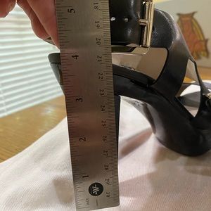 Michael Kors Platform Sandal, black leather, size 8, good condition